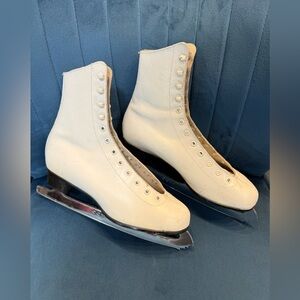 Vintage White Leather Figure Skates CCM Blades Size 6